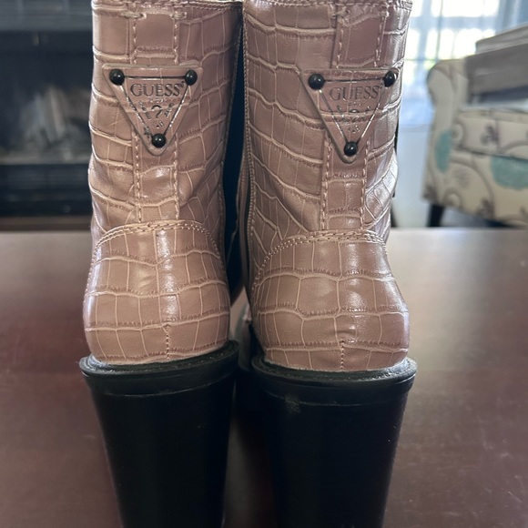 Guess Lace up boots Sz 9 GUC - Picture 2 of 4